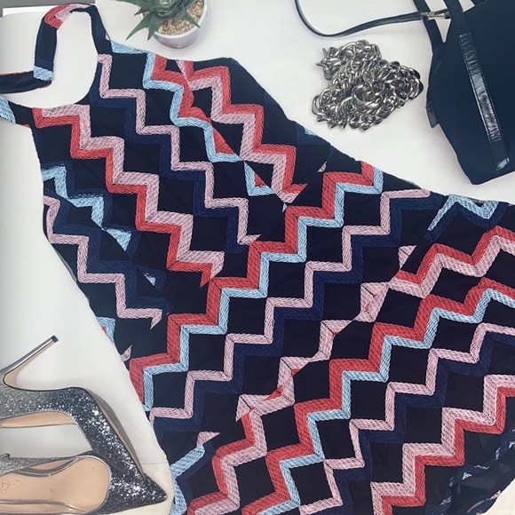 Parker - Elegance meets allure in this Parker dress – perfect for any occasion! - Picture 5 of 16